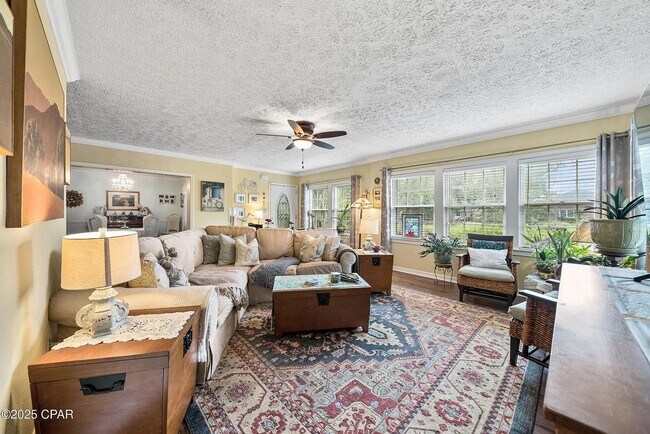 Foto del edificio - 3 bed 2 bath Cove house