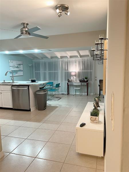 Foto del edificio - 1643 NE 55th St