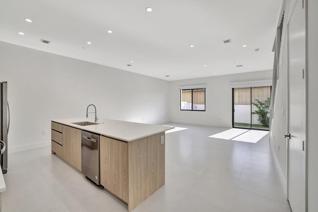 Foto del edificio - 4208 NE 7th Terrace