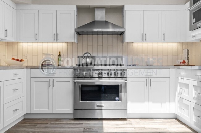 Foto del edificio - Charming 3 bed/2.5 bath in the heart of do...