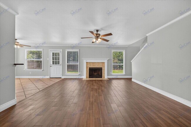 Foto del edificio - 333 Stately Oak Ln