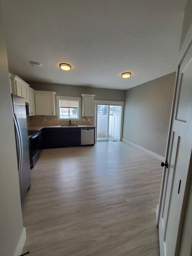 656 Saturn Ave, Idaho Falls, ID 83402 Townhouse for Rent in Idaho