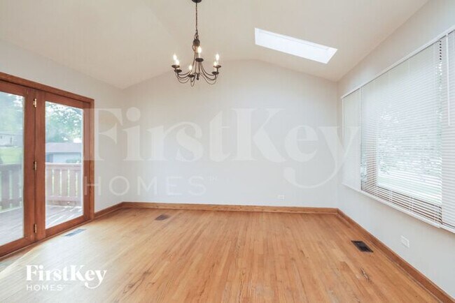 Foto del edificio - 9002 Poplar Rd