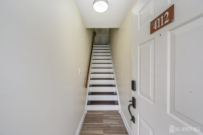Foto del edificio - 4112 Birchwood Ct