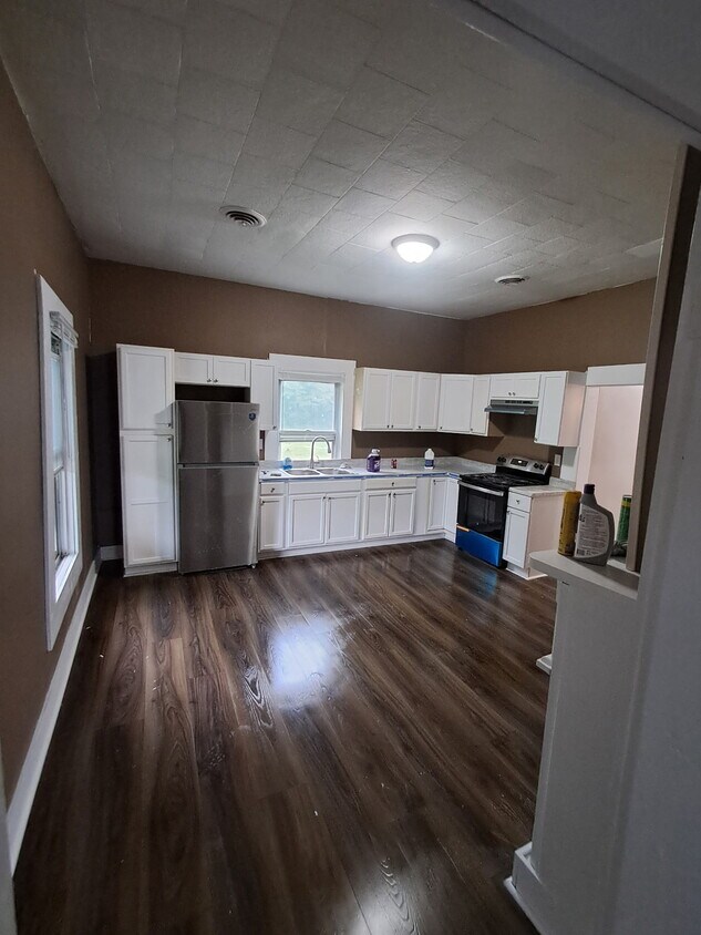 Foto principal - 122 Highland Ave