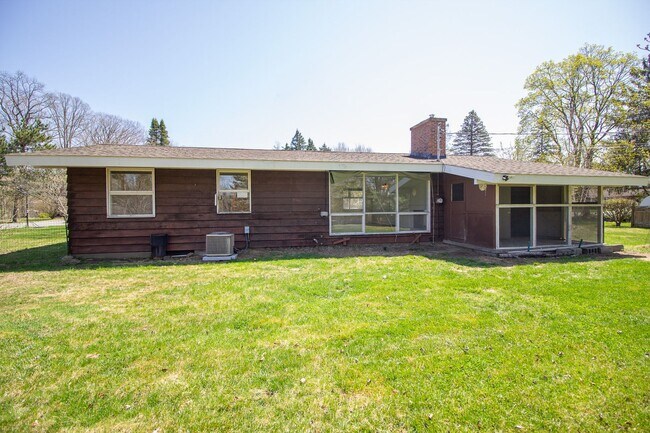 Foto del edificio - 3BR 1BA North Colonie Schools