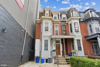 Building Photo - 4220 Chestnut St