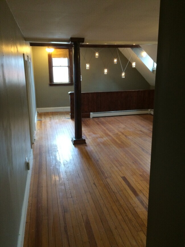 Building Photo - 38/40 Kenyon