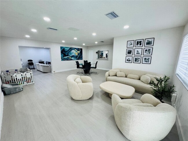Foto del edificio - 75 SW 18th Ave