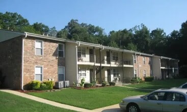 Building Photo - 380 Regal St