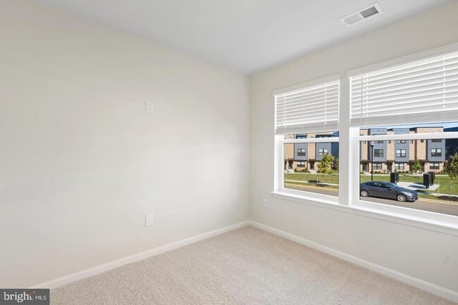 Foto del edificio - 568 Banquet Ln