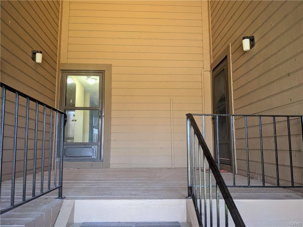 Primary Photo - 159 Watertree Dr