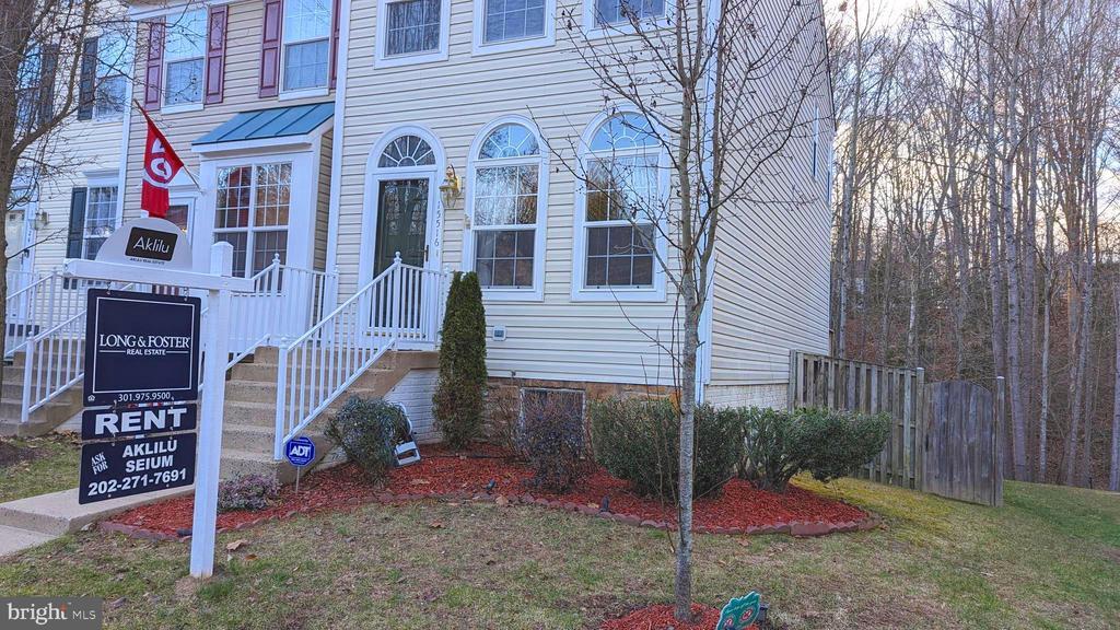 Primary Photo - 15516 Three Otters Pl