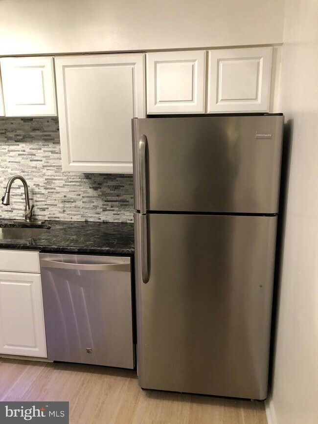 Foto del edificio - 114 Cherry Parke