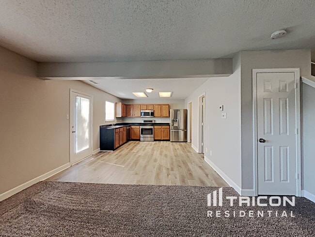Foto del edificio - 2117 Westmere Dr