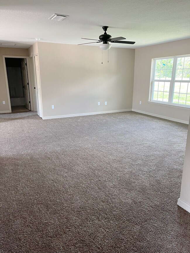 Building Photo - Quick Move In! Beautiful 3BR/2BA Home for ...