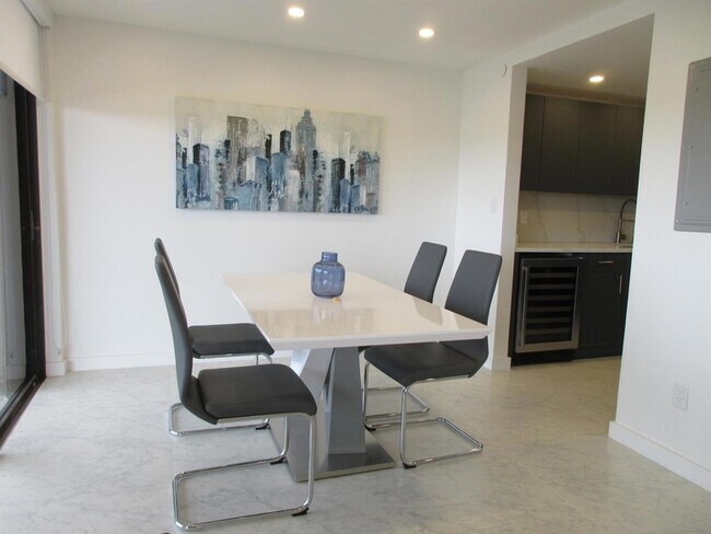 Foto del edificio - 859 Jeffery St