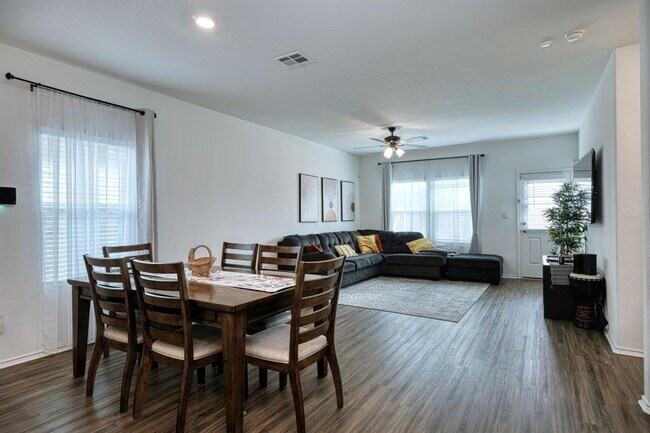 Building Photo - 13800 Tordillo Dr
