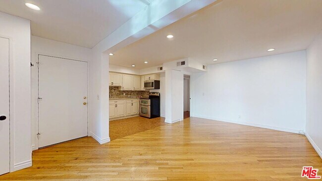 Foto del edificio - 5652 Yolanda Ave