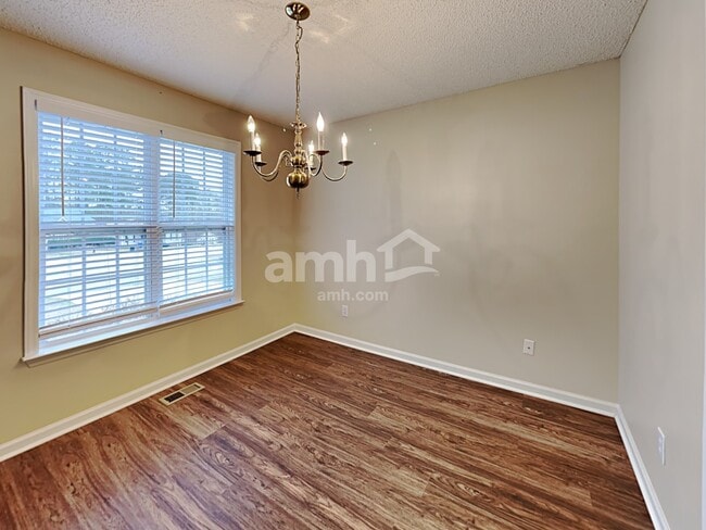 Building Photo - 441 Henwood Court