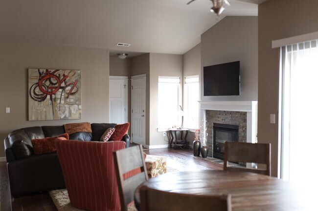 Building Photo - 5157 Dragon Fly St