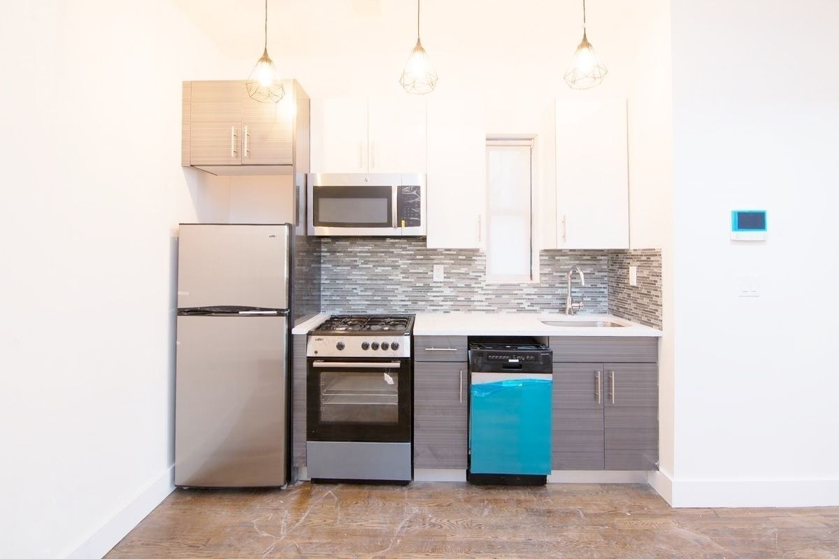 Foto principal - 1824 Nostrand Ave