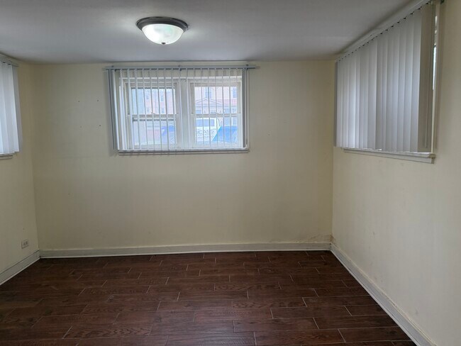 Foto del edificio - 58 Lincoln Ave