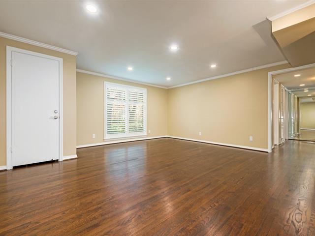 Foto del edificio - 6052 Averill Way