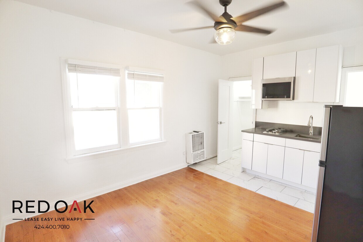Foto principal - 1624 N Normandie Ave