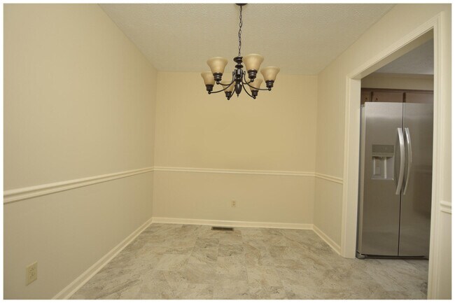 Foto del edificio - 107 Oakmont Ln