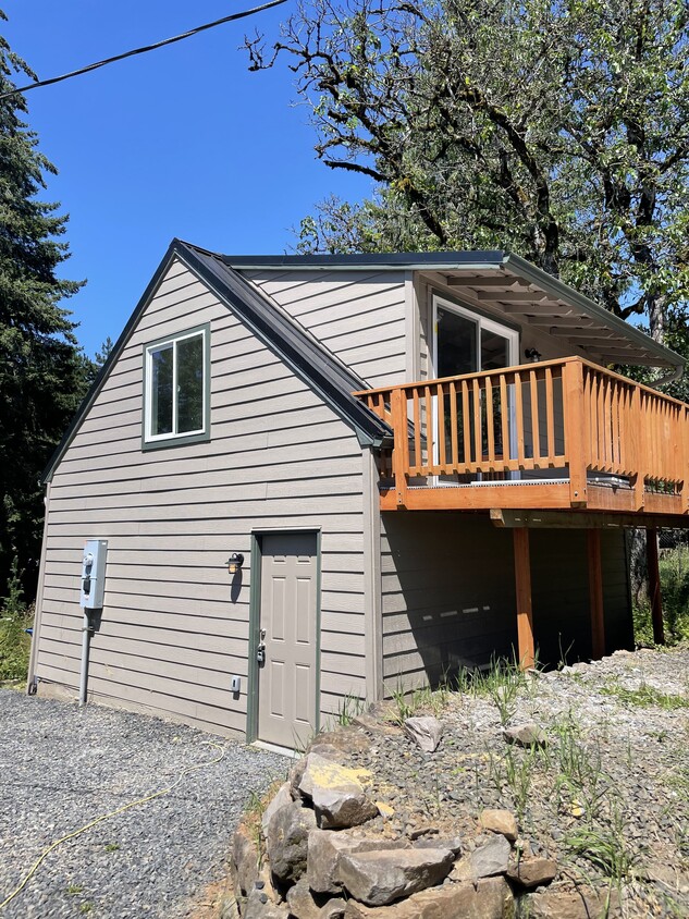 Primary Photo - 4749 NE Everett Dr