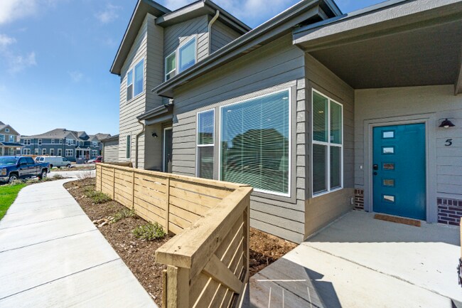 Foto del edificio - 2614 Thunderstreak Ln