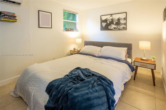Foto del edificio - 1229 NE 16th Terrace
