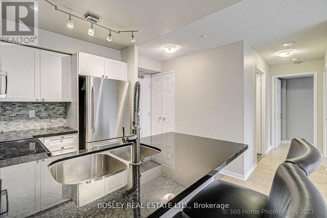 Building Photo - 109 Front St E