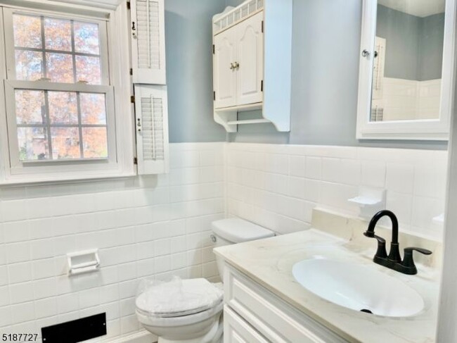 Foto del edificio - 6 Sweetwood Ct