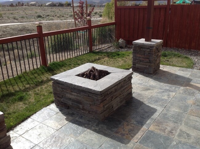 Building Photo - 3843 Artadi Dr
