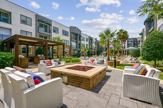 Building Photo - Flats on Tanglewilde