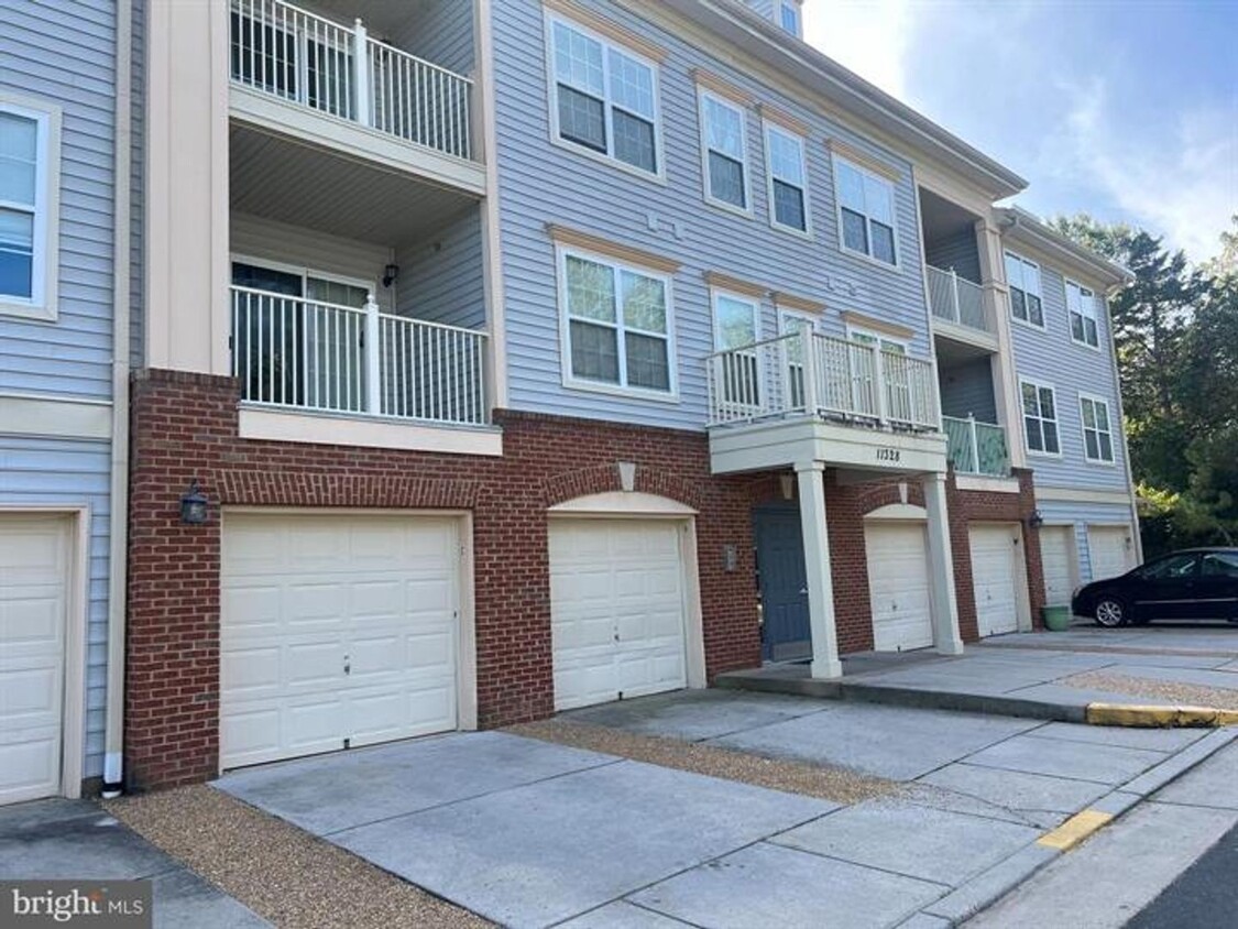 Primary Photo - 11328 Westbrook Mill ln # 304