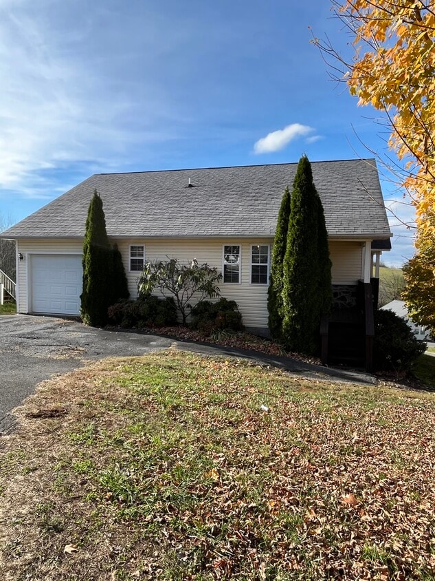 Foto principal - 1511 Cypress View Ct