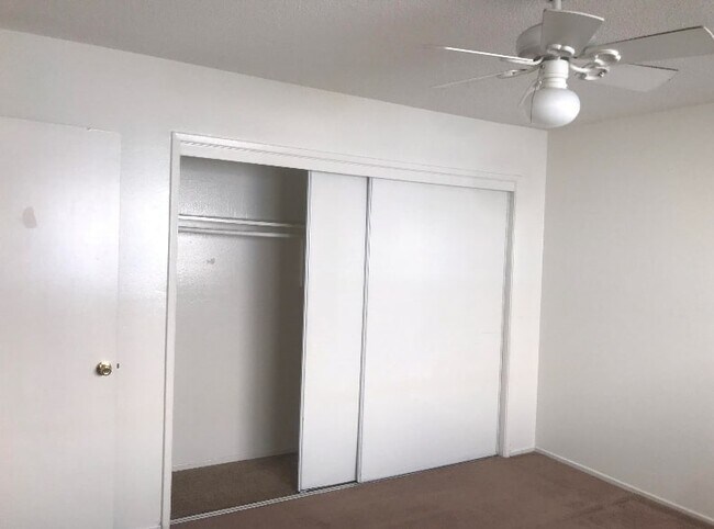 Foto del edificio - 25042 Oak St