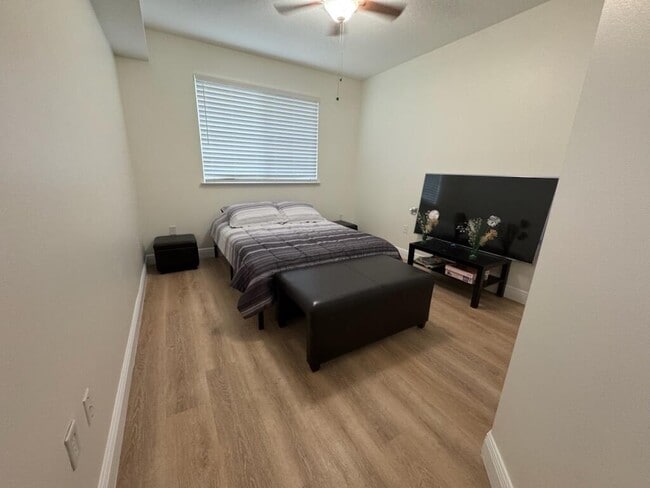 Foto del edificio - 9873 Baywinds Blvd