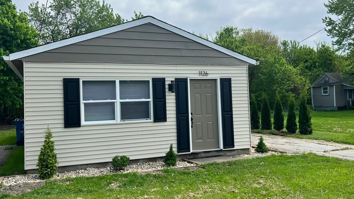 Foto principal - 1126 E Farwell St