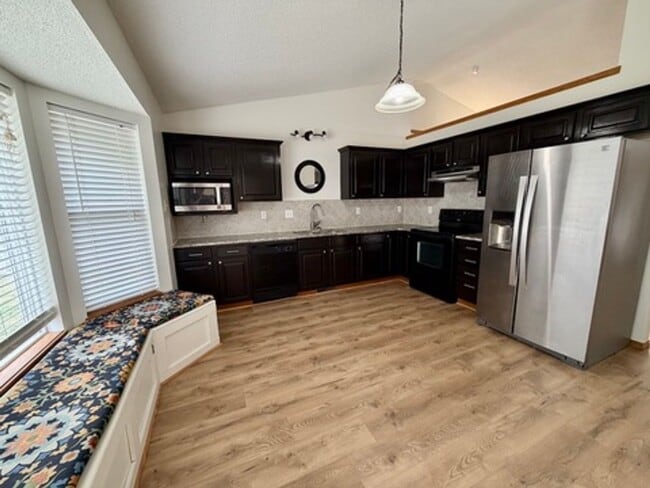 Building Photo - 2315 N Brandon Cir