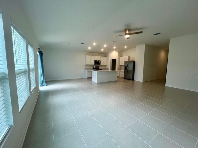 Foto del edificio - 4700 Golden Knight Blvd