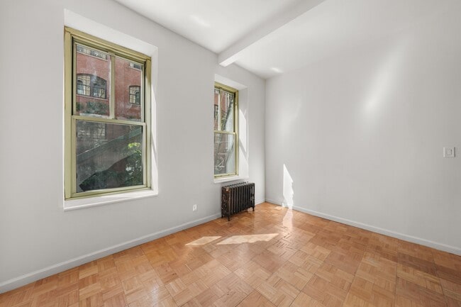 Building Photo - 316 Mott St