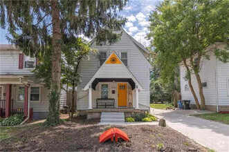 336 E Siebenthaler Ave