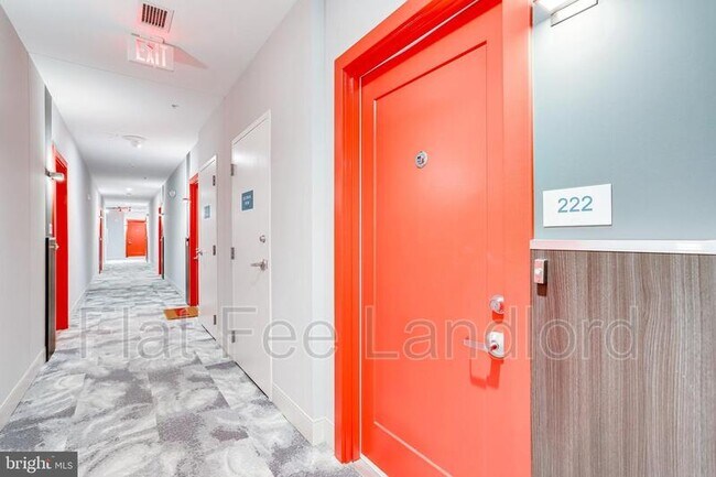 Building Photo - 989 S Buchanan St