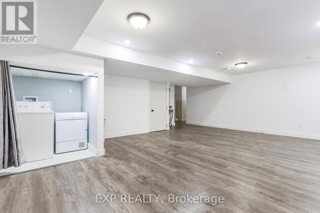 Building Photo - 1527 Merrittville Hwy