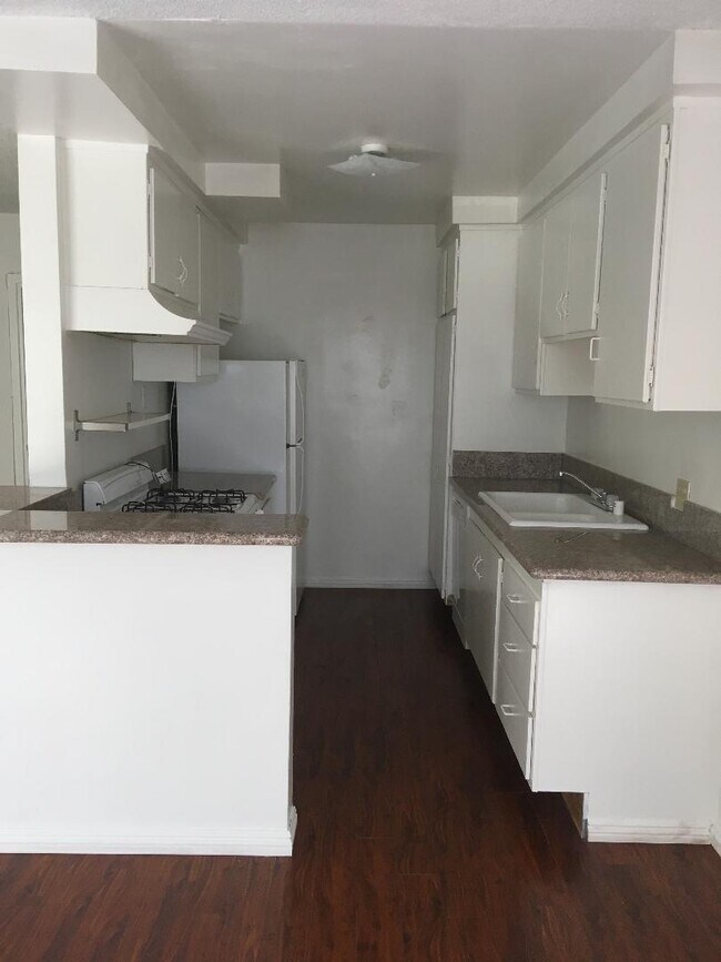 Foto del edificio - 11732 Kiowa Ave