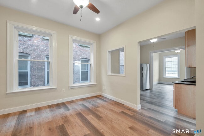 Building Photo - 120 E Main St